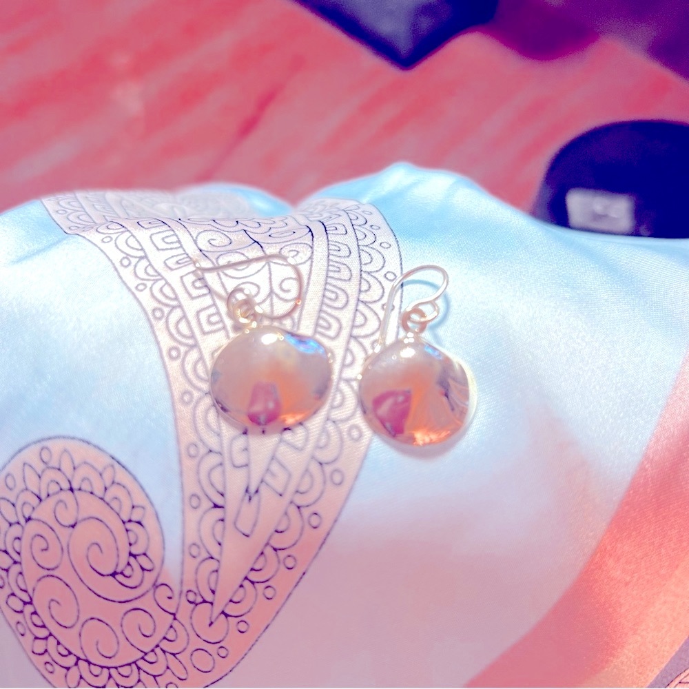 Clam Shell Earrings. - Picture 5 of 5